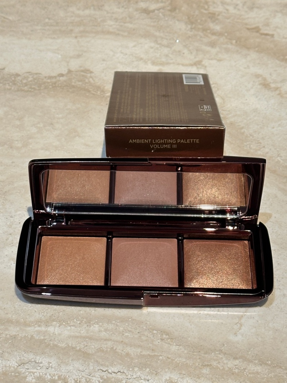 Hourglass Ambient Lighting Palette - Volume llI - Picture 2 of 8